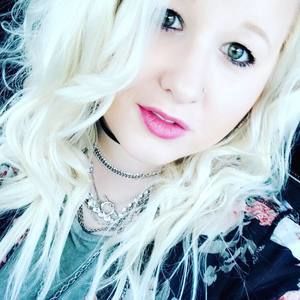 Meet your Posher, Alicia